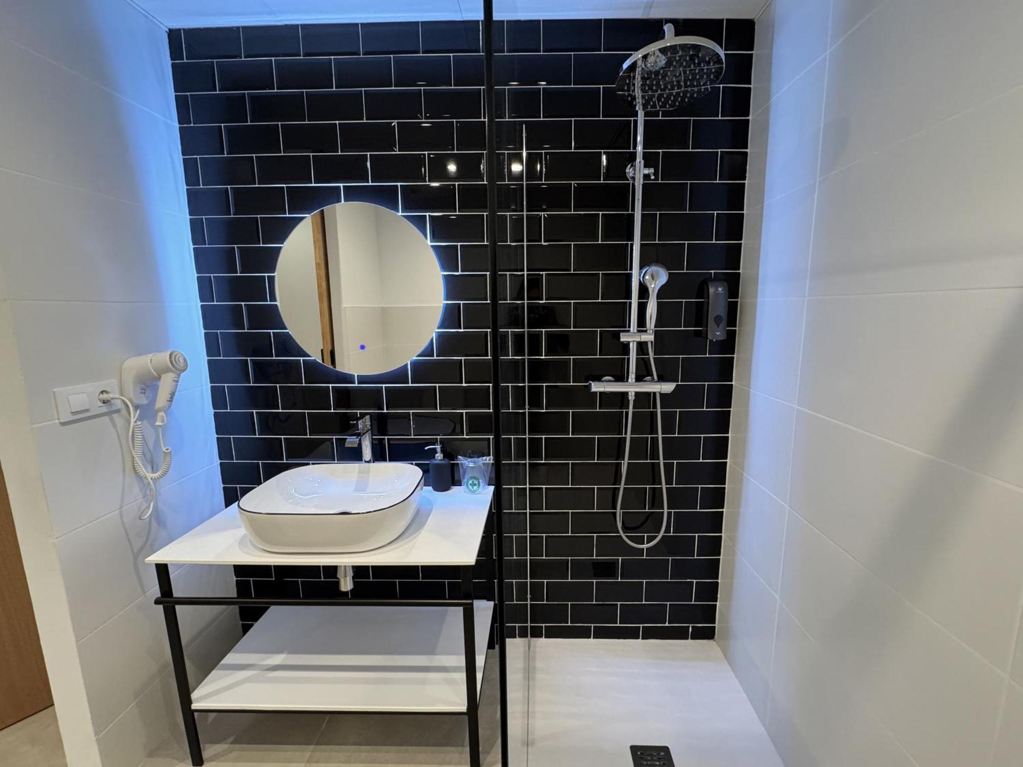 Double Room Private Bathroom
